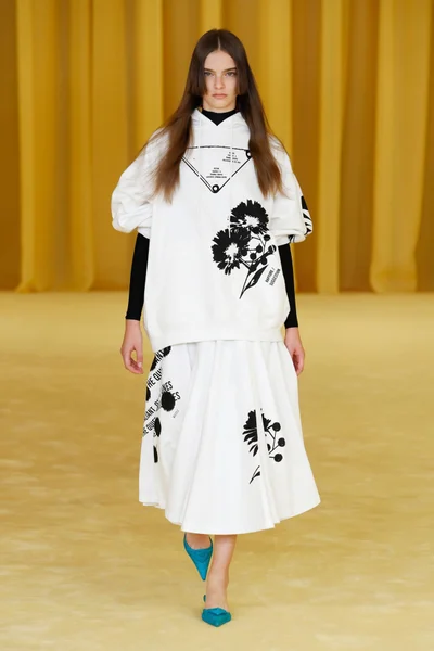 Look 24